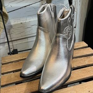 Old Navy Silver Western Ankle Boots